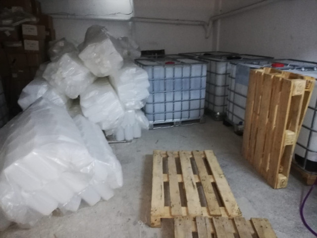 Başkent'te sahte içki operasyonu! 24 ton etil alkol ele geçirildi - Resim: 1