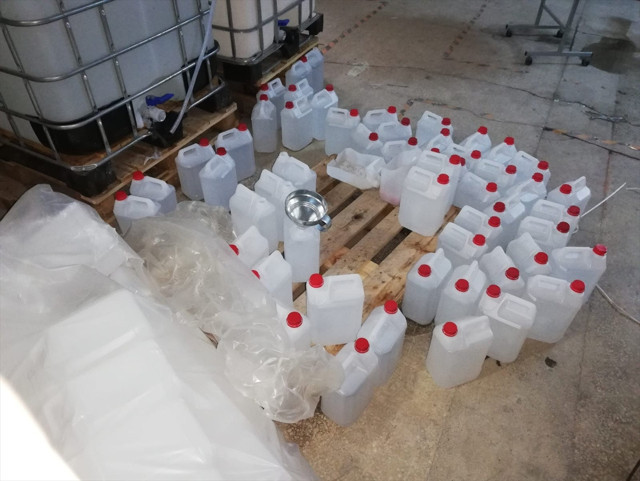 Başkent'te sahte içki operasyonu! 24 ton etil alkol ele geçirildi - Resim: 2