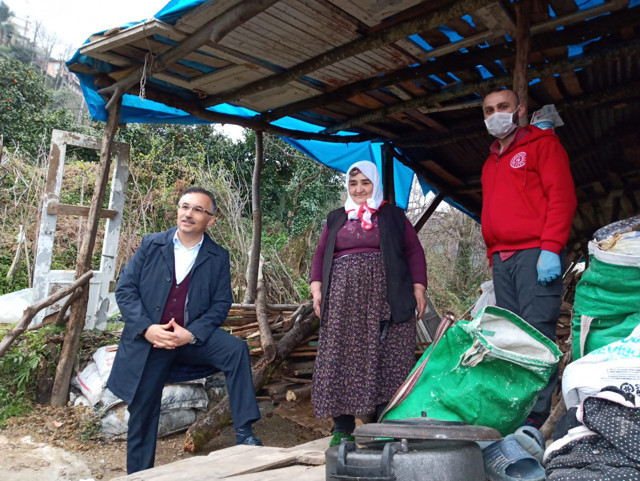 Rize'de kıyafetleri elde yıkayan kadına Vali'den güzel adım - Resim: 1