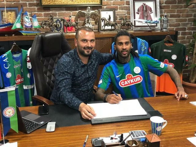 Armand Traore'den şoke eden itiraf: Fenerbahçe diyerek beni kandırdılar - Resim: 1