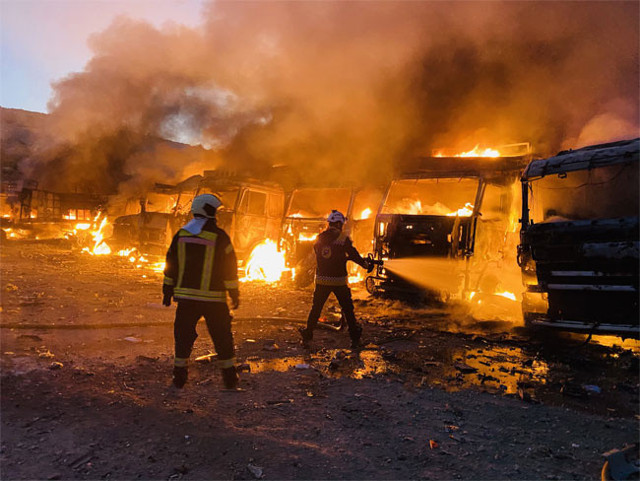 Rusya uçakları İdlib'de sivilleri bombaladı! - Resim: 0