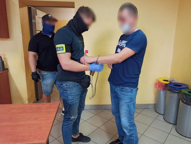 Polonya'da dünyayı dehşete düşüren olay! Otobüs şoförü kavga eden gençleri ezdi: 1 ölü - Resim: 1