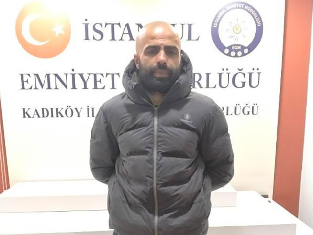 Metroya koca ekmek bıçağı sokan bomba da sokar! İstanbul metrolarında büyük zaafiyet - Resim: 0