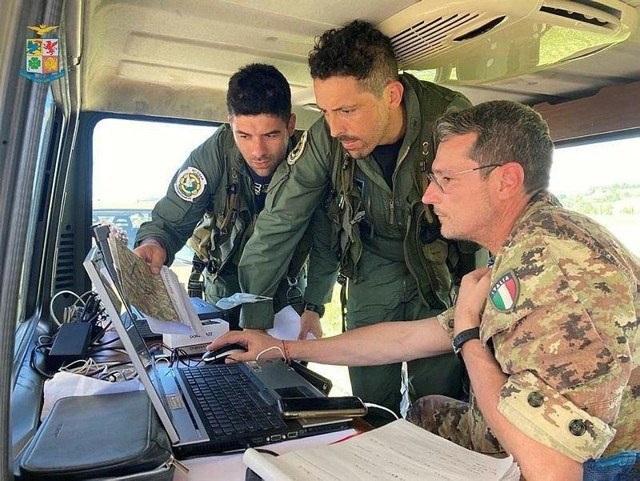 İtalya'daki helikopter kazasındaki detay yürekleri burktu! - Resim: 1