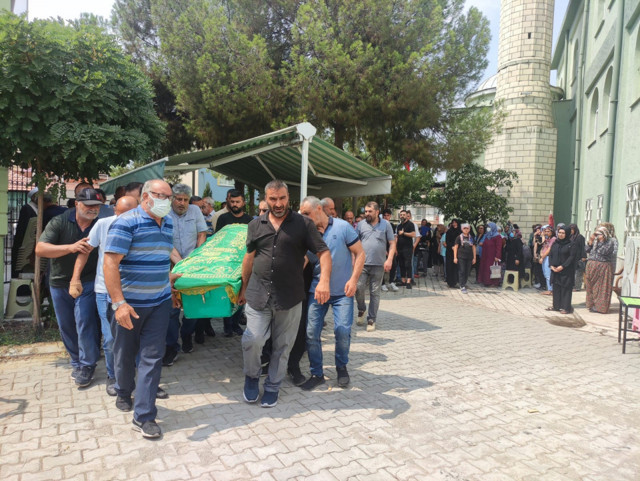 İlk çocuk sevincine kader duvar ördü... Anne ve bebeğine gözyaşlarıyla veda - Resim: 1