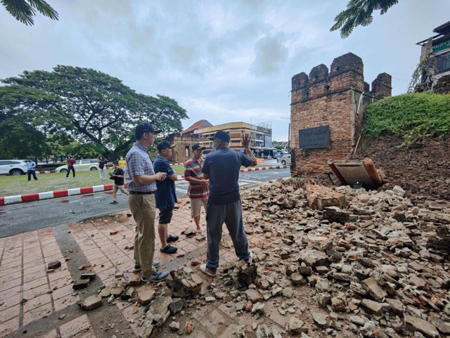 Şiddetli yağışlara dayanamadı: 750 yıllık antik kentin duvarı çöktü! - Resim: 1