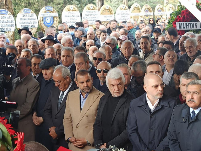 Hıncal Uluç'a veda! Duayen gazeteci son yolculuğuna uğurlandı! - Resim: 6