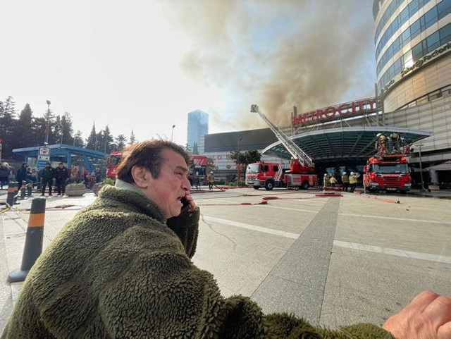 İstanbul Metrocity AVM'de yangın çıktı! Gece kulübü yandı işletmeciden şok iddialar - Resim: 1