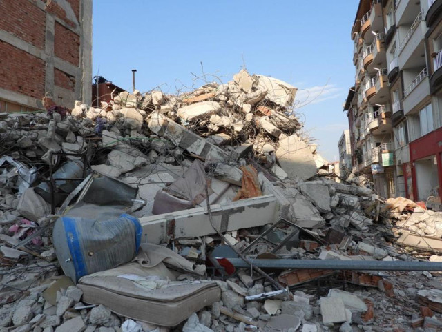 Depremde evladını kaybeden annenin sözleri yürekleri dağladı - Resim: 0