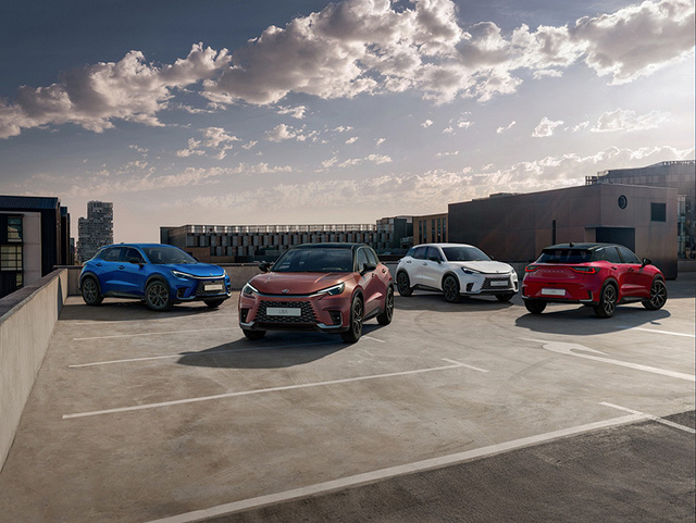Lexus'un yeni B SUV modeli LBX tanıtıldı - Resim: 1