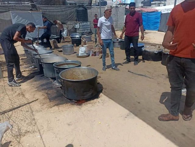 Türk Kızılay Gazze Şeridi'nde yeniden sıcak yemek dağıtımına başladı - Resim: 0