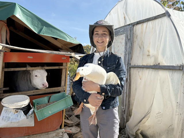 İş kazası geçiren çiftçi babanın en büyük destekçisi kızı oldu - Resim: 0