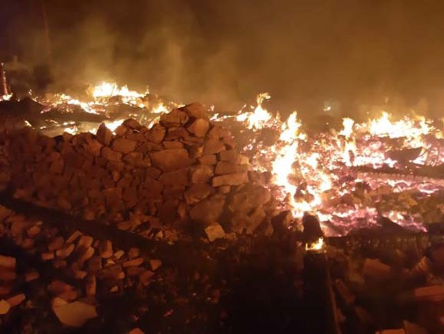 Çorum'da korku dolu gece! Tam 8 ev birden kül oldu - Resim: 0