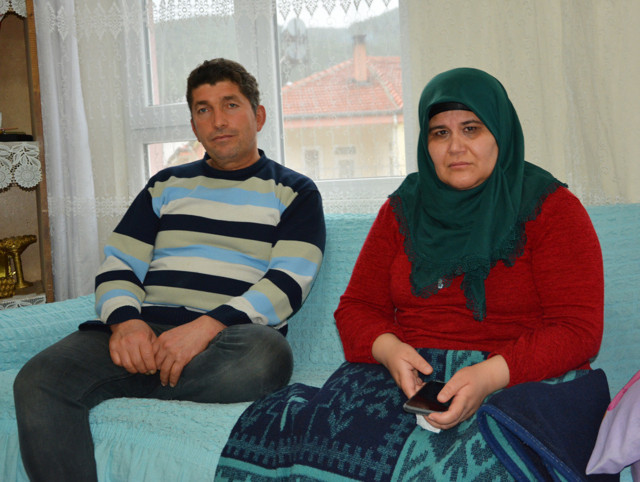 Antalya'da gerçek sevginin görseli hamallık yaparak felçli eşine bakıyor - Resim: 1