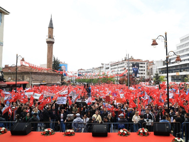 Ekrem İmamoğlu'ndan Bolu'da ampul göndermesi: "Edison da pişman biliyorum!" - Resim: 0