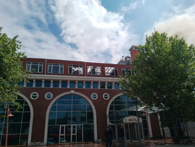 Ankara'da özel bir hastanede yangın paniği! Hastalar tahliye edildi - Resim: 2