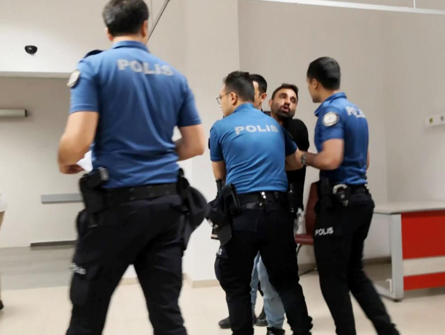 Kadını darp edip zorla alıkoydu! Alkollü ve ehliyetsiz sürücü polise ecel teri döktürdü: Sarf ettiği sözler 'pes' dedirtti! - Resim: 0