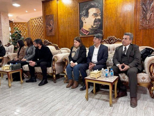 DEM Parti heyeti terör örgütü YPG'ye destek için Kamışlı'ya gitti - Resim: 0