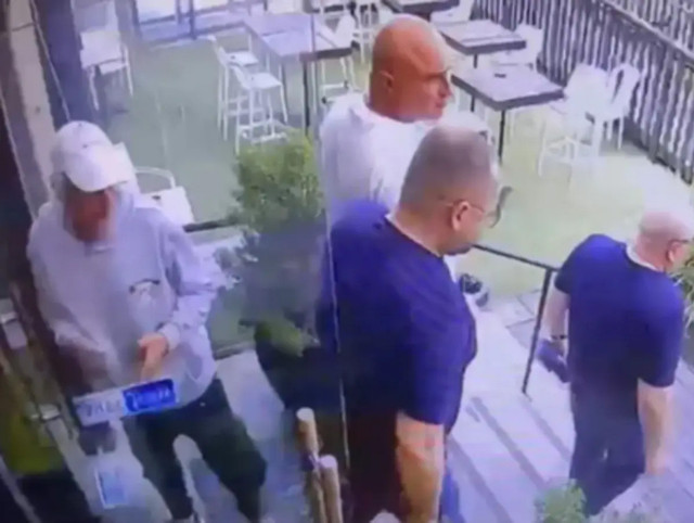 Mafya liderine suikast! Olay yerinde hayatını kaybetti: O anlar böyle görüntülendi - Resim: 0
