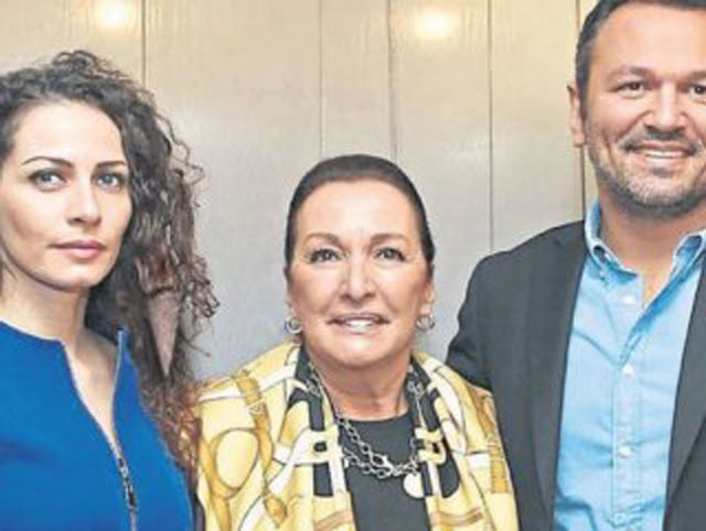 Ali Sunal ikinci kez evleniyor işte herkesten sakladığı nişanlısı - Resim: 2