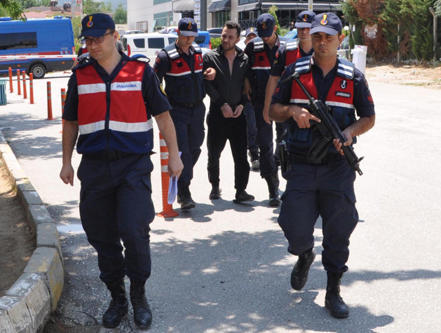 150 yıldan fazla kesinleşmiş hapis cezası vardı! Yakalandı - Resim: 0