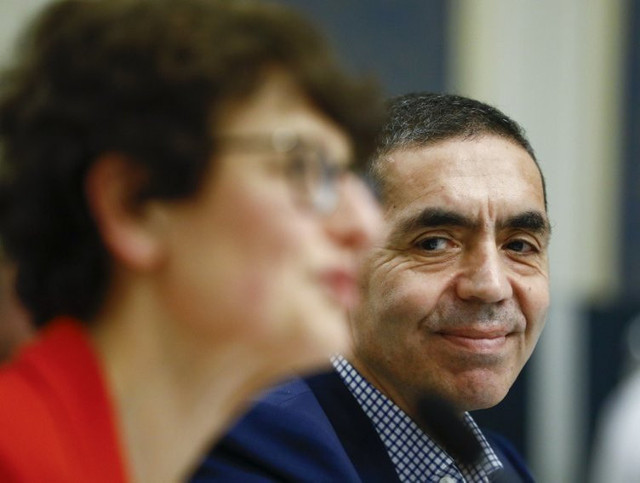 Prof. Dr. Uğur Şahin'den rahatlatan açıklama! Omicron varyantına karşı az etkili ama... - Resim: 1