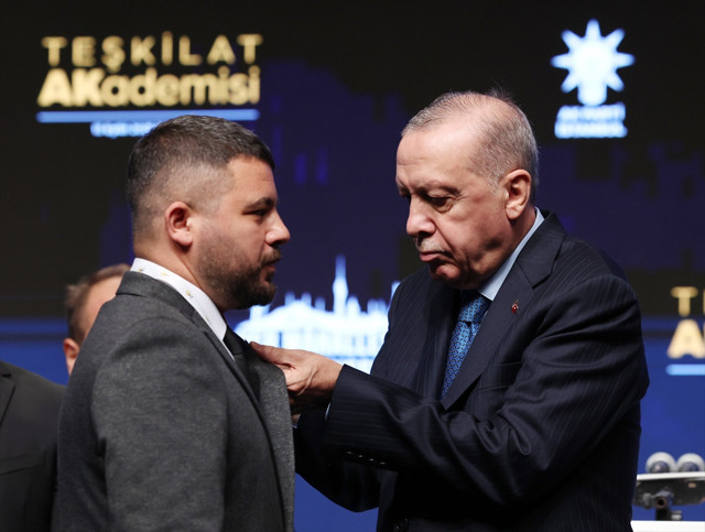 Özlem Vural Gürzel AK Parti'ye katıldı! Rozetini Cumhurbaşkanı Erdoğan taktı - Resim: 4