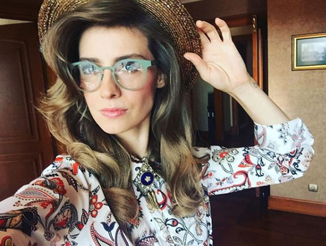 Tuba Ünsal'ın bornozlu fotoğrafı sosyal medyayı salladı  - Resim: 1