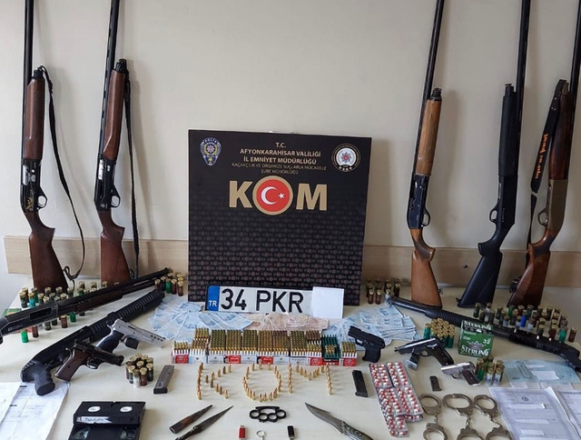 Sedat Peker operasyonu 4 ilde 25 gözaltı - Resim: 0
