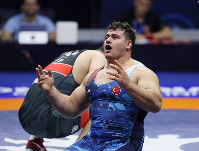 Rıza Kayaalp dünya şampiyonu oldu! Türk güreş tarihine geçti - Resim: 0