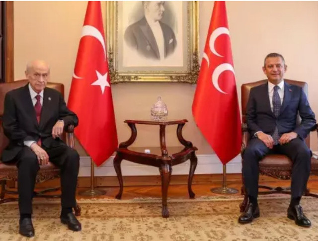 Özgür Özel'den Bahçeli'ye çağrı! "Birlikte yol yürürüz..." - Resim: 0