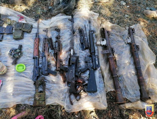 PKK’ya jandarma darbesi! Çok sayıda silah ve mühimmat ele geçirildi - Resim: 0
