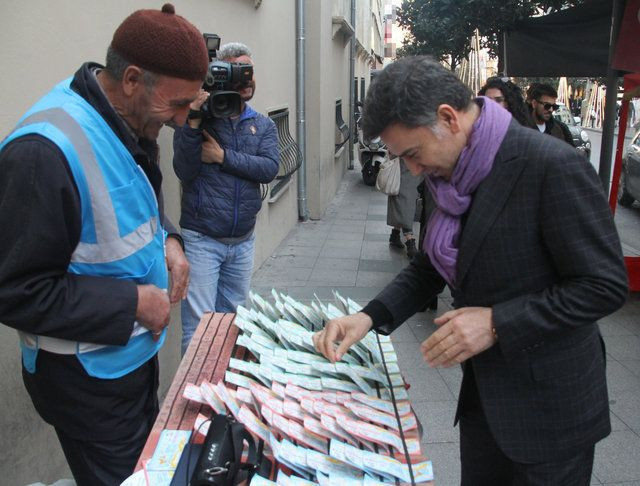 İzzet Yıldızhan çocuklarına piyango bileti aldı! Milli piyango çıkarsa beni unutmayın - Resim: 2
