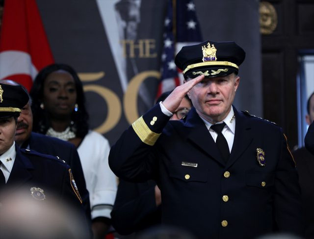 ABD'de bir ilk gerçekleşti! Türk emniyet müdürü Kuran'a el basarak yemin etti - Resim: 0