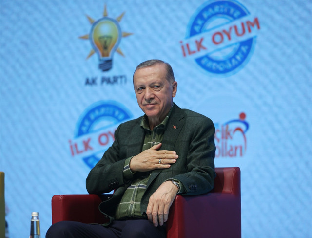 Cumhurbaşkanı Erdoğan Diyabakırlı gençlerle buluştu: "FETÖ'cülerle Hamburger yemenin derdinde değiliz" - Resim: 3