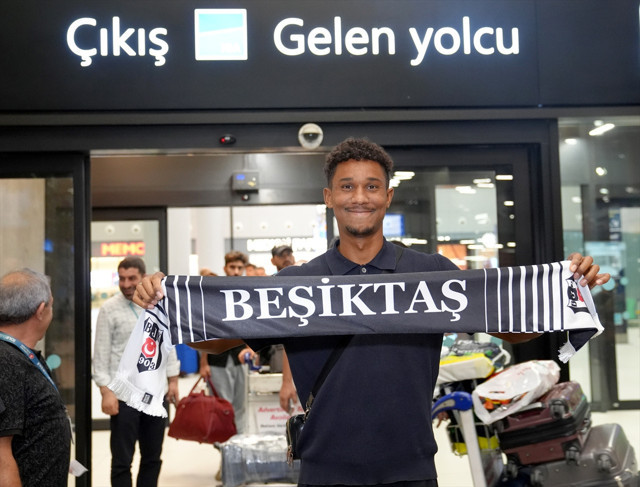Beşiktaş'ın transfer gündeminde bulunan Felix Uduokhai İstanbul'a geldi - Resim: 0