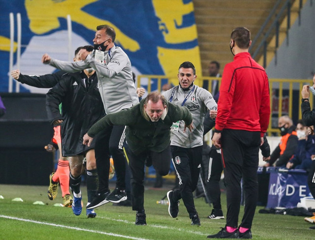 Sergen Yalçın eleştirilere isyan etti: Ne yaptım ki ben? - Resim: 1