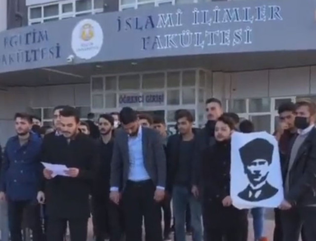 Selçuk Üniversitesi karıştı! Ülkücü öğrenciler fakülte bastı - Resim: 2