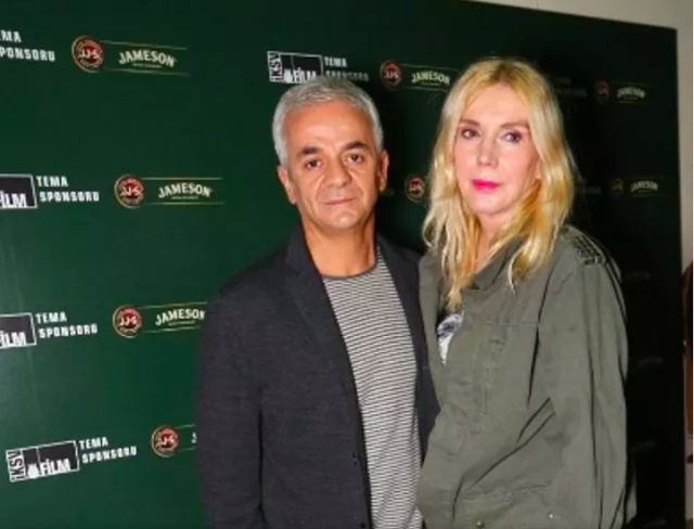 Zafer Algöz nereli, kaç yaşında işte kimsenin görmediği eşi ve kızı - Resim: 0