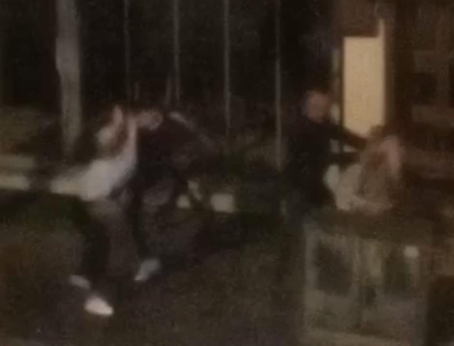 Bursa'da 3 kadın darp edilip taksiye zorla bindirildi! Dehşet anları saniye saniye kamerada - Resim: 2