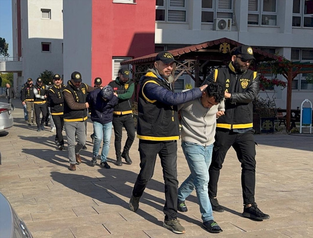Adana'da kurşunladıkları iş yerlerinden haraç istedikleri iddiasıyla 7 zanlı tutuklandı - Resim: 0