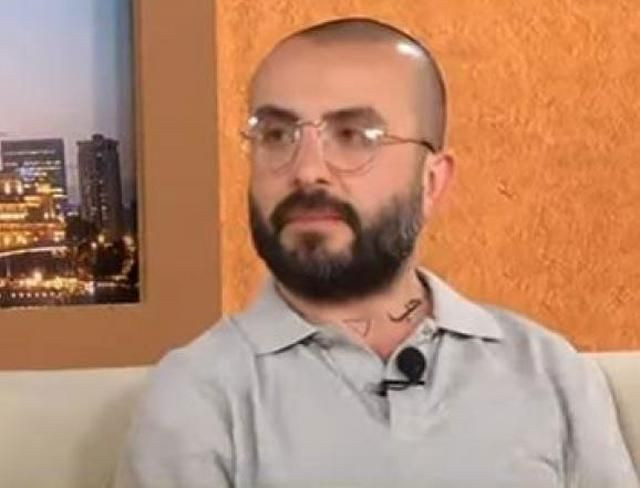 Ece Seçkin açıkladı Simge Sağın'ın çocuğu olduğu iddia edilmişti! - Resim: 2