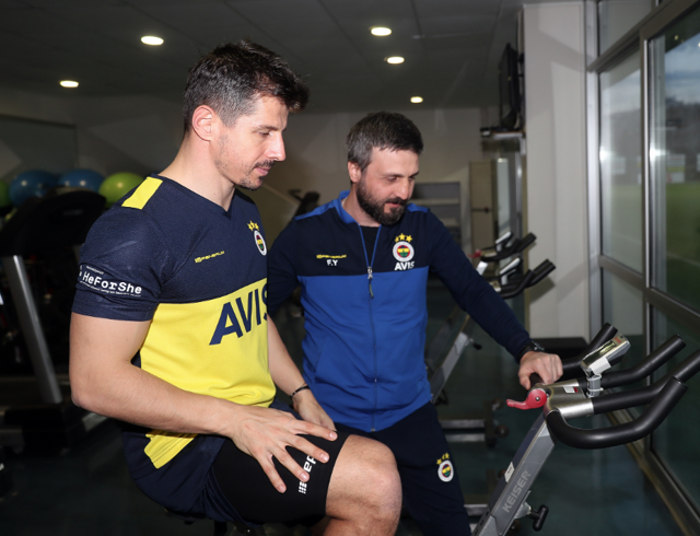 Fenerbahçe'de Emre Belözoğlu takımın başına geçti - Resim: 1