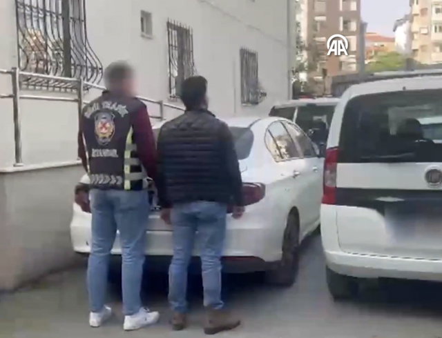 İstanbul'da trafikte kadın sürücüye saldırmıştı! Gözaltına alındı - Resim: 0