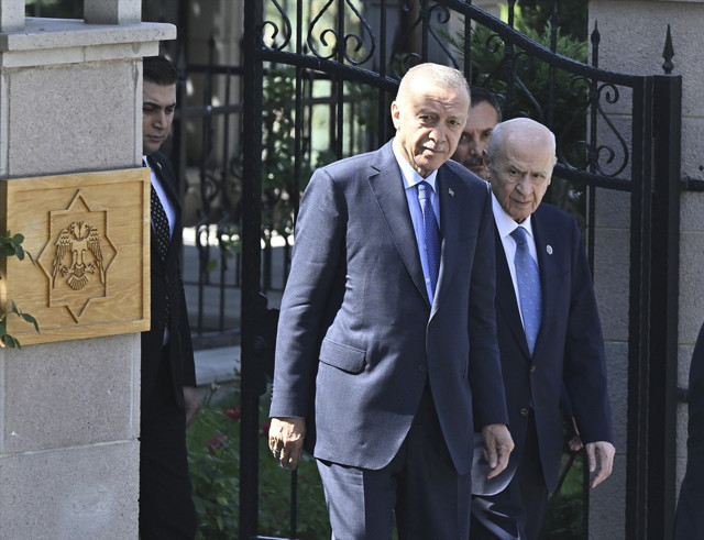 Cumhurbaşkanı Erdoğan ile MHP lideri Devlet Bahçeli'den 50 dakikalık sürpriz görüşme - Resim: 0