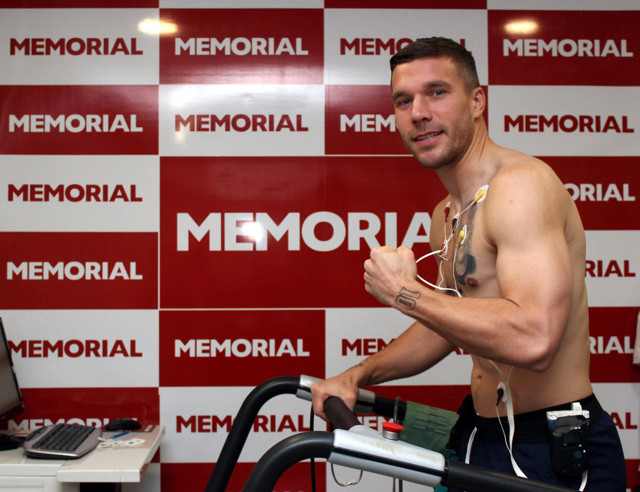 Podolski ve Ersan sağlık kontrolünden geçti - Resim: 0