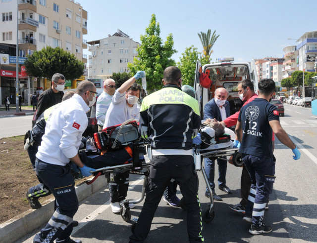 Antalya'da iki çocuk babası okul müdürü seyir halinde kalp krizi geçirip öldü - Resim: 0