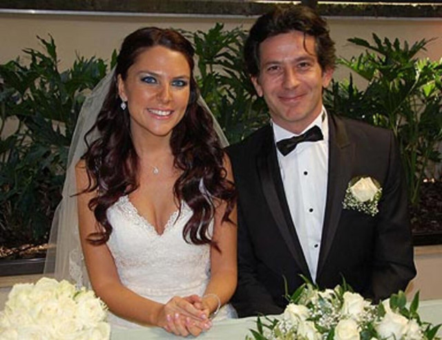 Deniz Bayramoğlu'nun eşi Ece Üner kimdir çocukları var mı? - Resim: 0