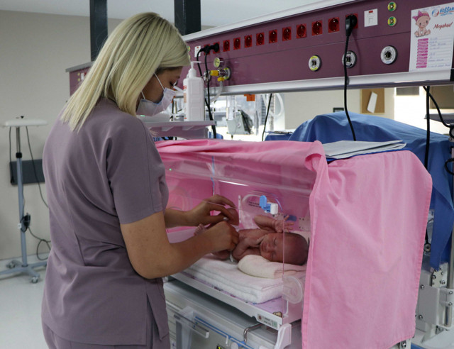 Gaziantep'te vicdansız anne bebeğini hastanede bırakıp kaçtı - Resim: 0