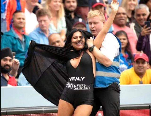 Ünlü Youtuber Vitaly Zdorovetskiy'nin şimdi de annesi sahaya daldı! - Resim: 1